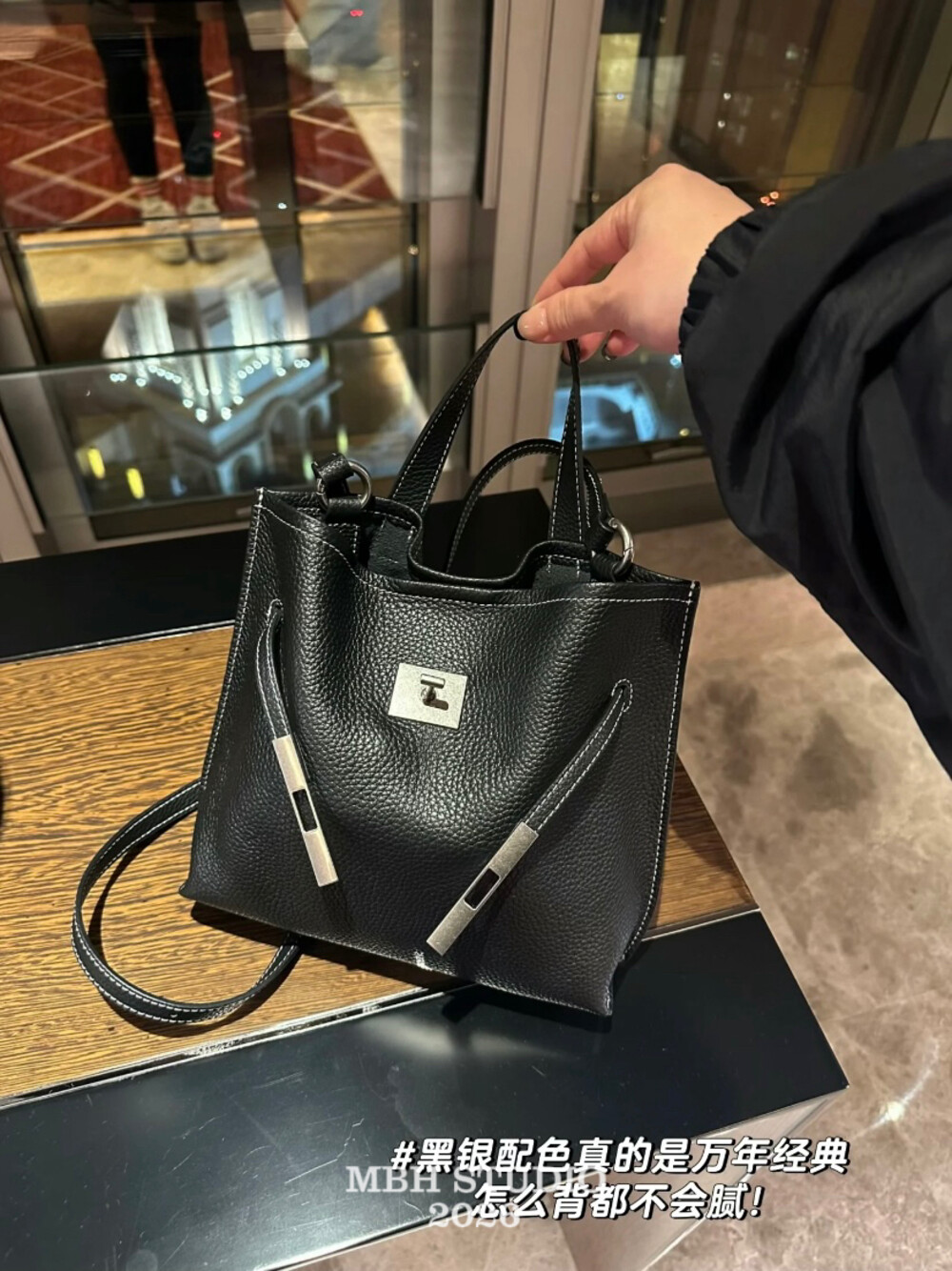 MBH 2026 Summer Top Layer Cowhide Kelly Bucket Bag Minimalist Commute Crossbody Handbag with Shoulder Strap and Storage Pouch - Image 3