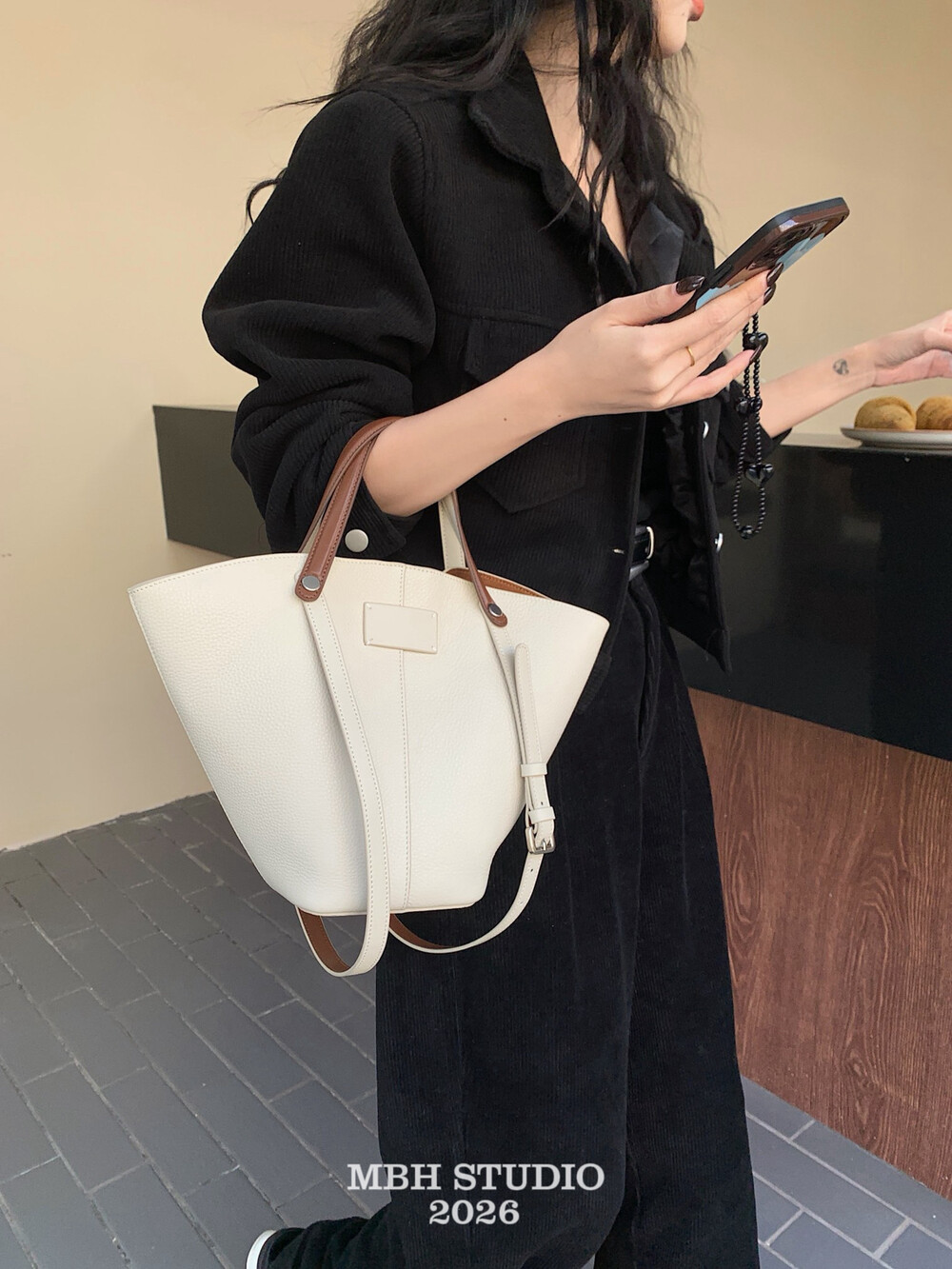 MBH Top Grain Litchi Pattern Leather Mini Bucket Bag Large Capacity Casual Shoulder Underarm Handbag - Image 3
