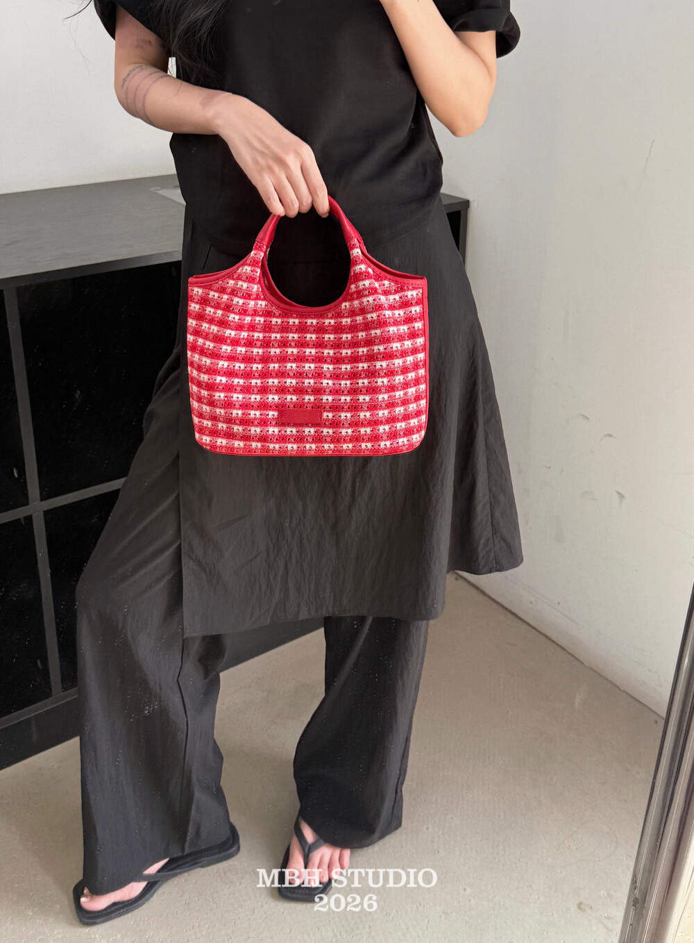 MBH Woven Basket Bag Open-Top Handbag for Vacation with Storage Pouch - Image 3