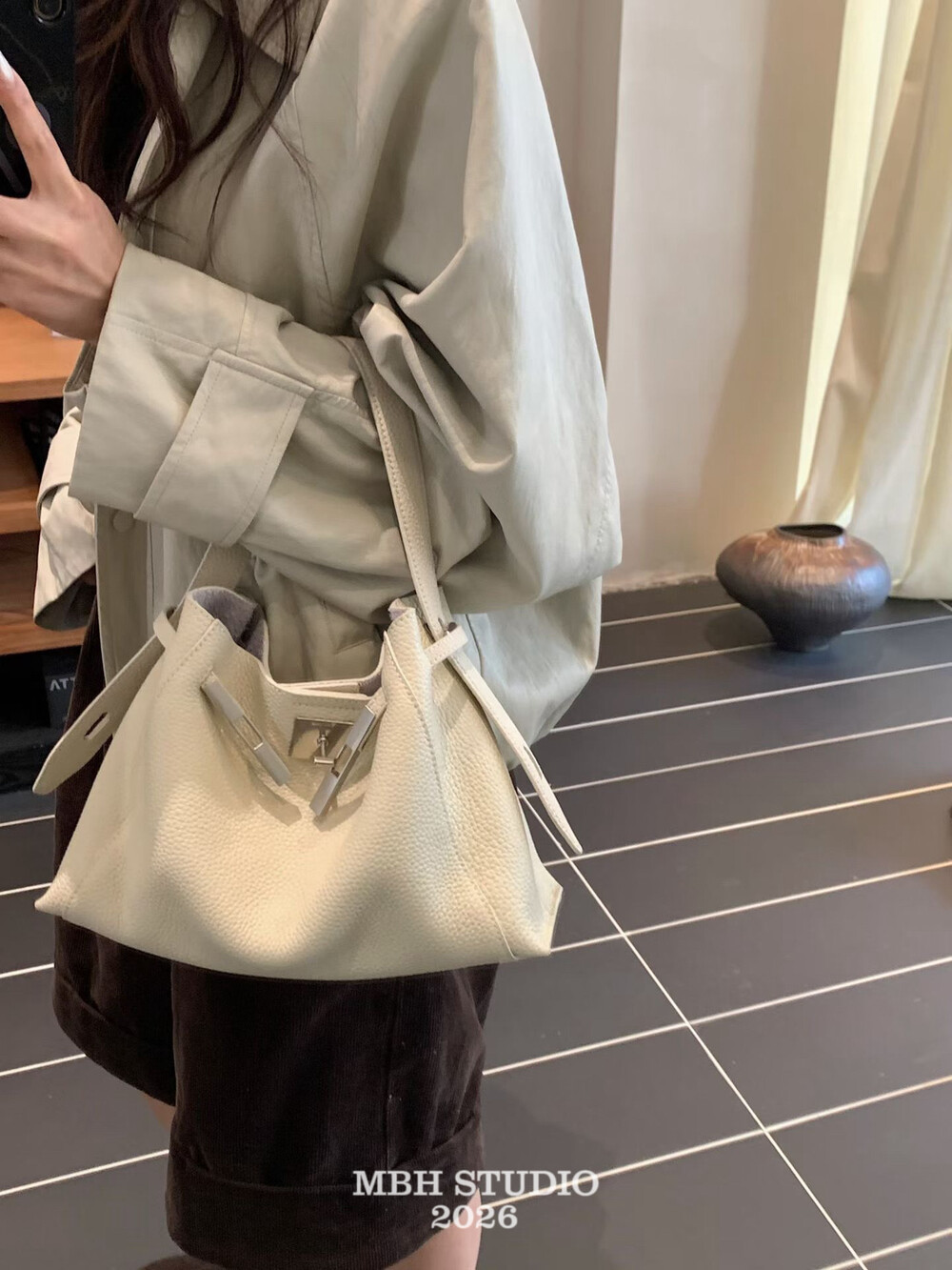 MBH Commuter Kelly Bucket Bag Top Layer Cowhide Large Capacity Crossbody Shoulder Bag with Strap and Organizer - Image 2