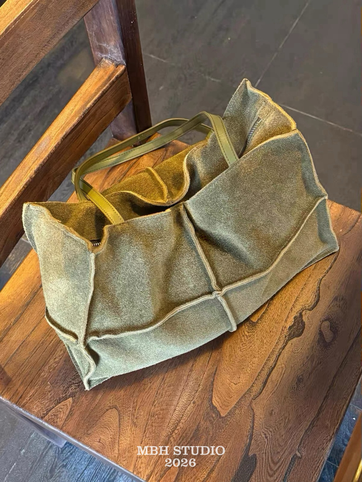 MBH Matte Leather Panel Tote Bag Large Capacity Casual Shoulder Bag - Image 4